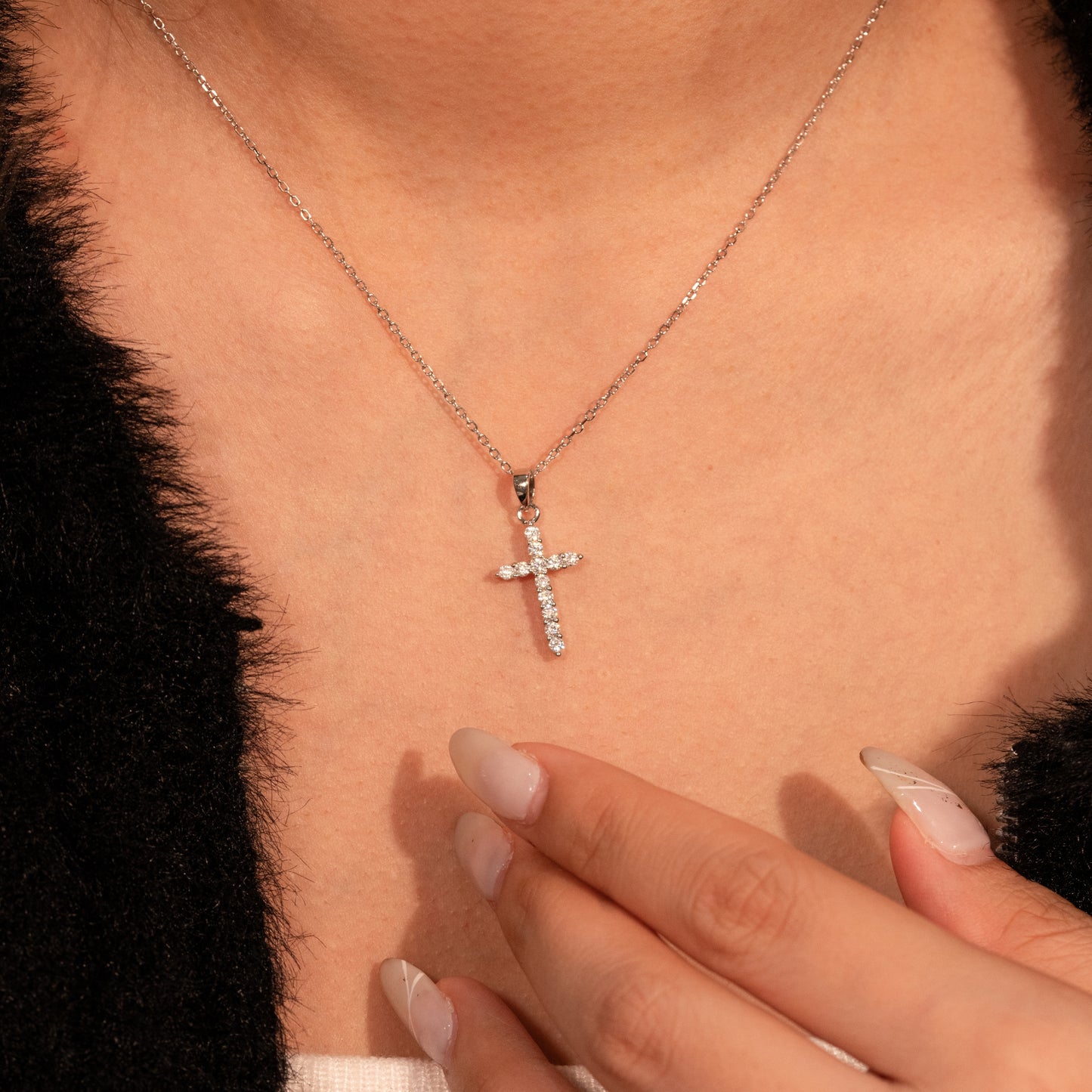 LVN056 BLESSING CROSS NECKLACE