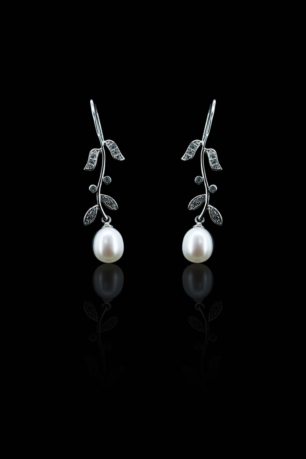 LVE074 PEARL LEAF DROP EARRINGS