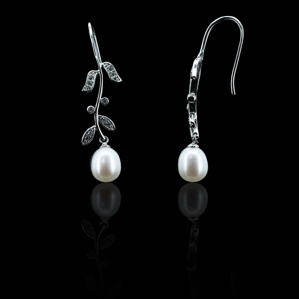 
                  
                    LVE074 PEARL LEAF DROP EARRINGS
                  
                