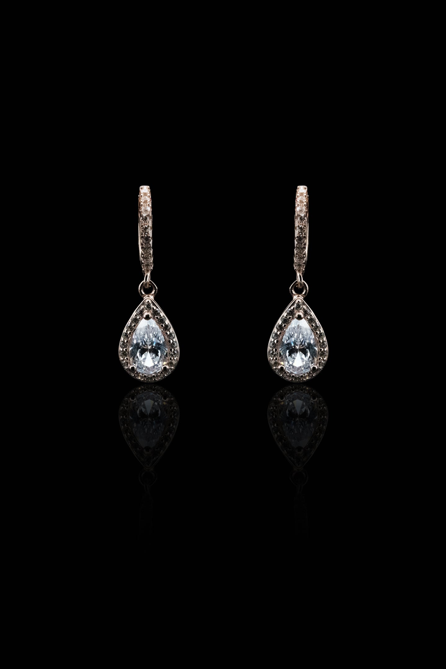 LVE070 PEAR-SHAPED DROP EARRINGS
