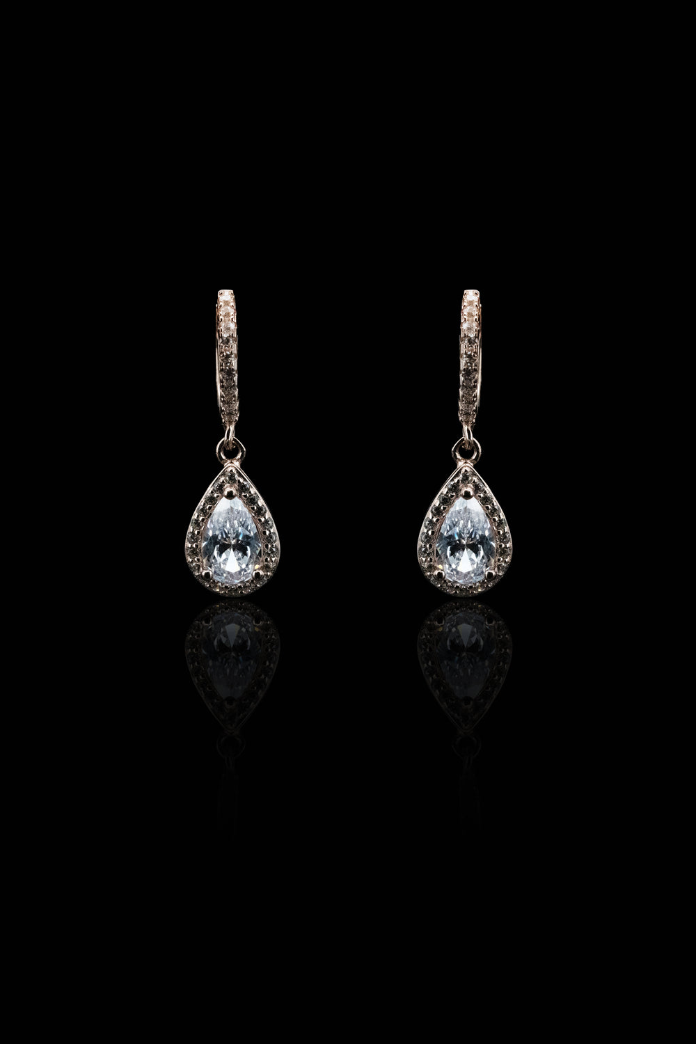 LVE070 PEAR-SHAPED DROP EARRINGS