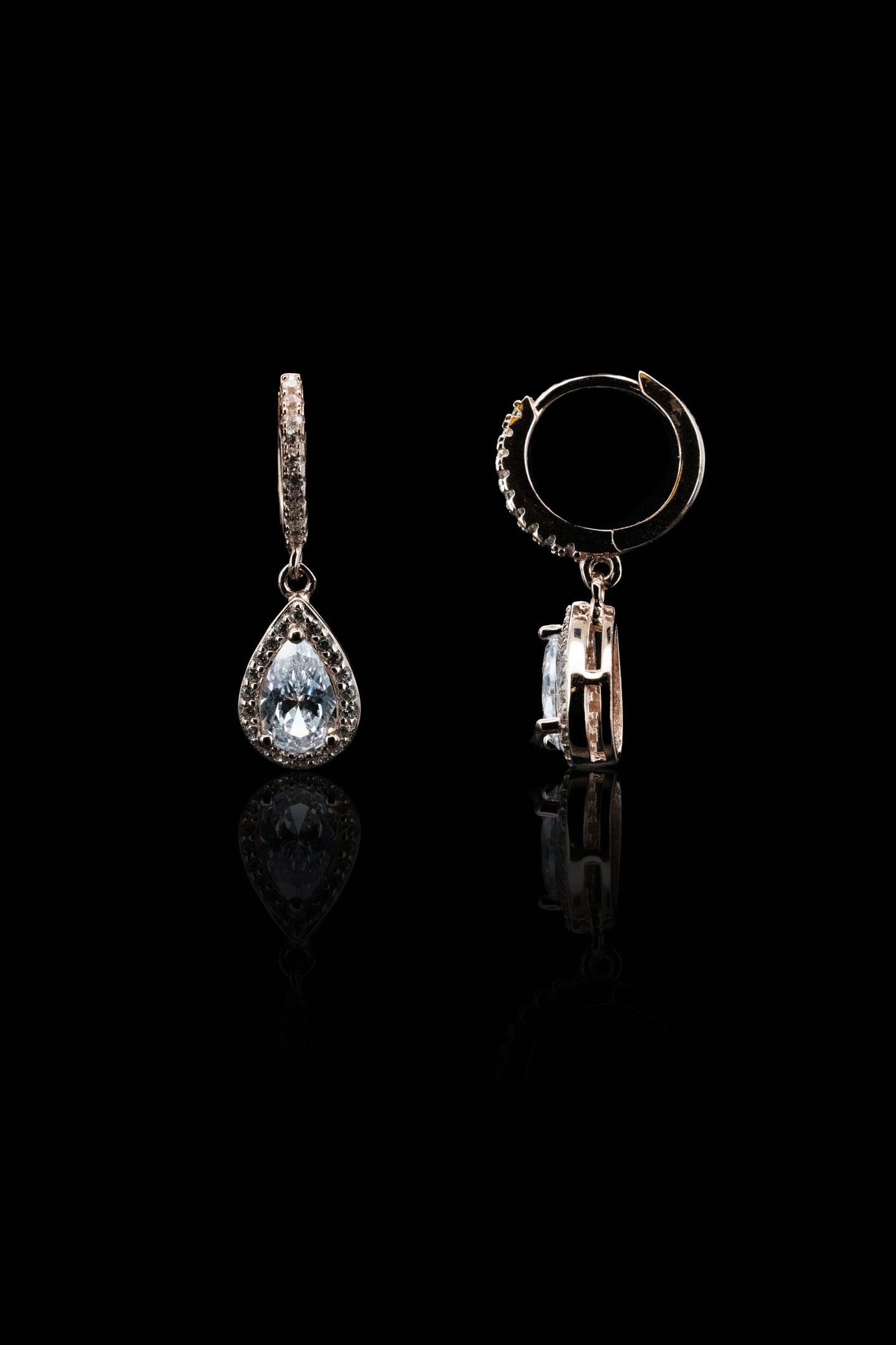 LVE070 PEAR-SHAPED DROP EARRINGS