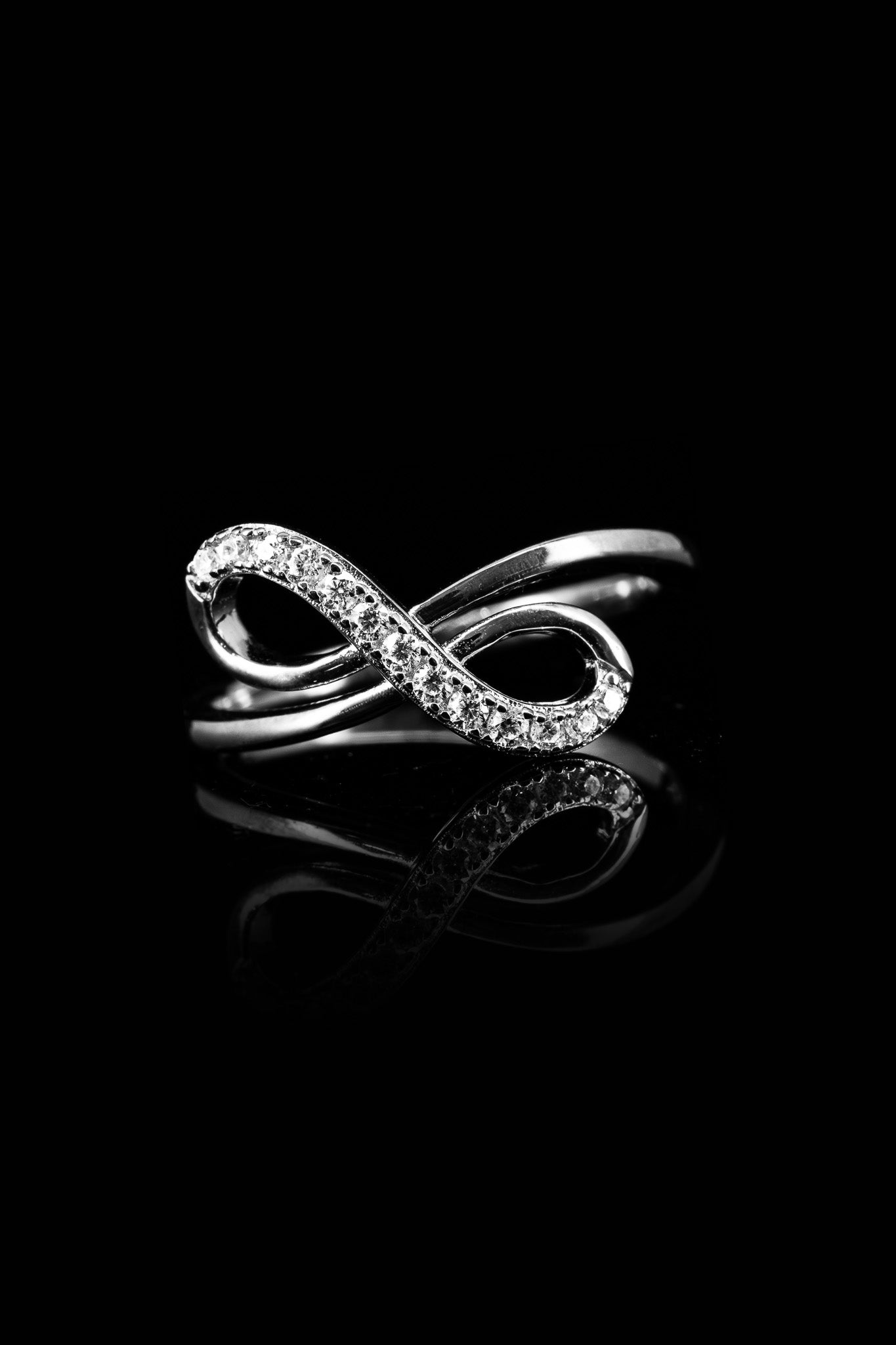 
                  
                    LVR046 INFINITY LOVE RING
                  
                