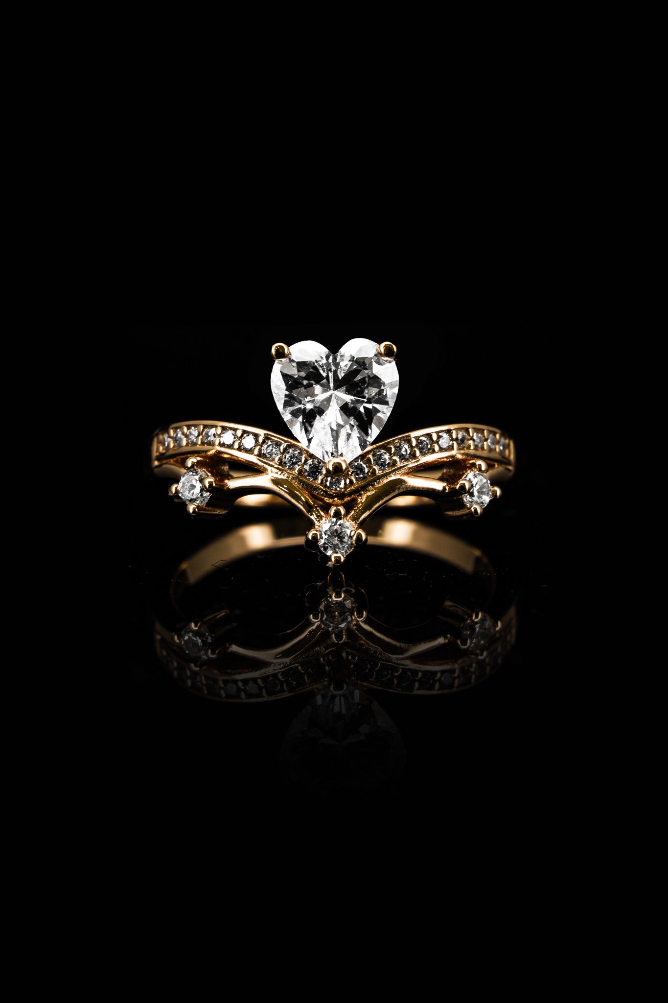 LVR060 FLOATING HEART RING