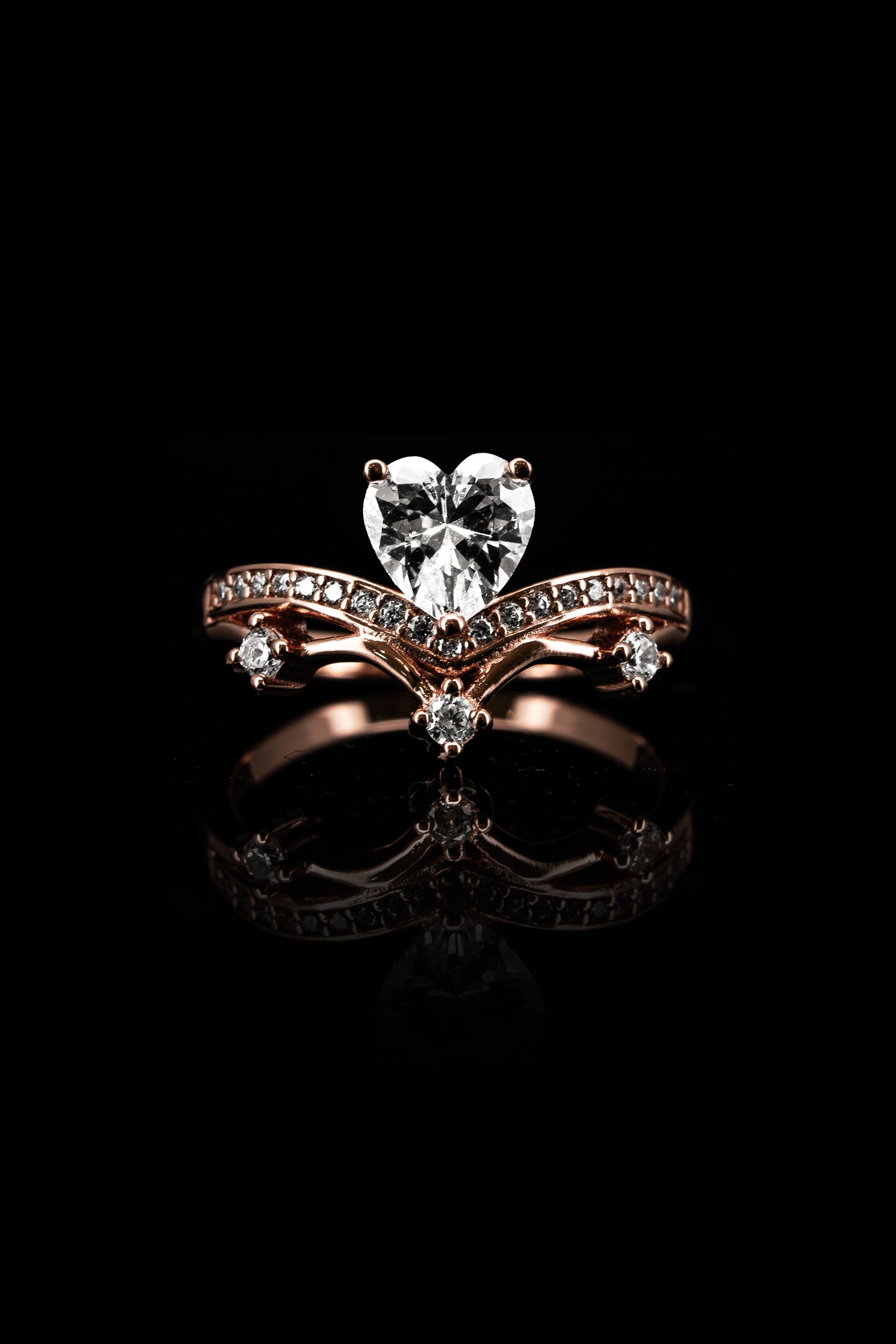 LVR060 FLOATING HEART RING