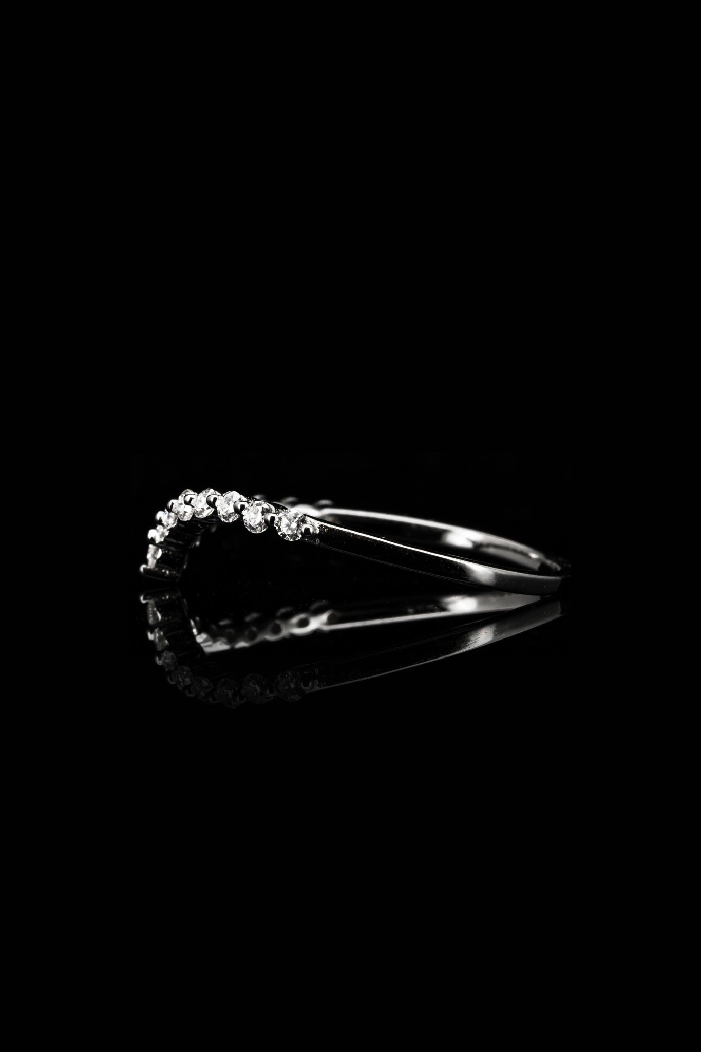 LVR071 V SHAPE CLASSIC RING