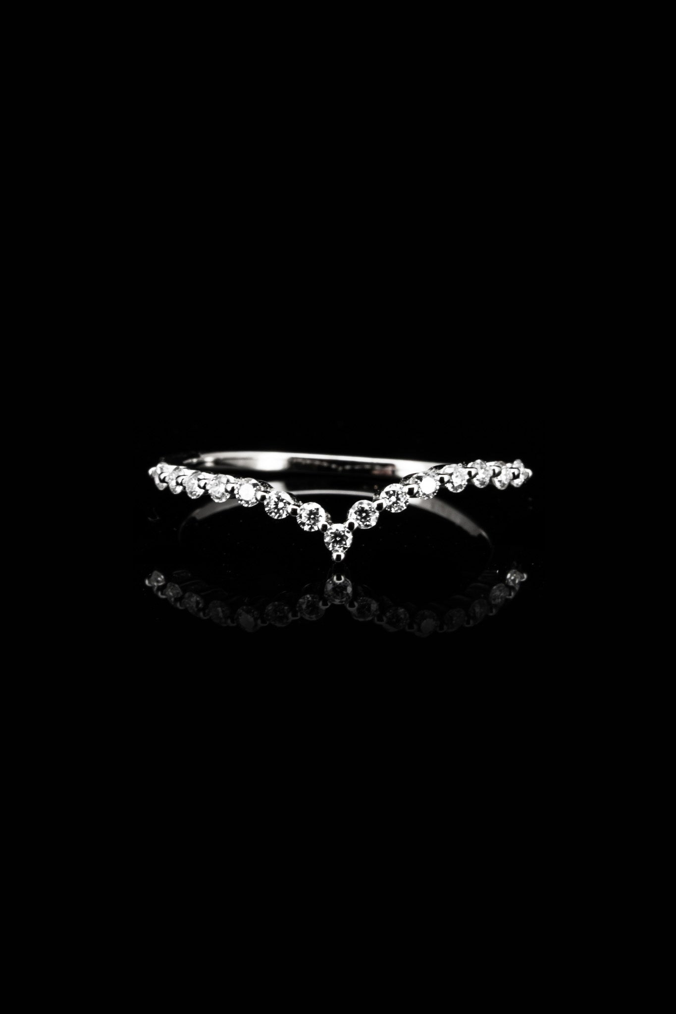 LVR071 V SHAPE CLASSIC RING
