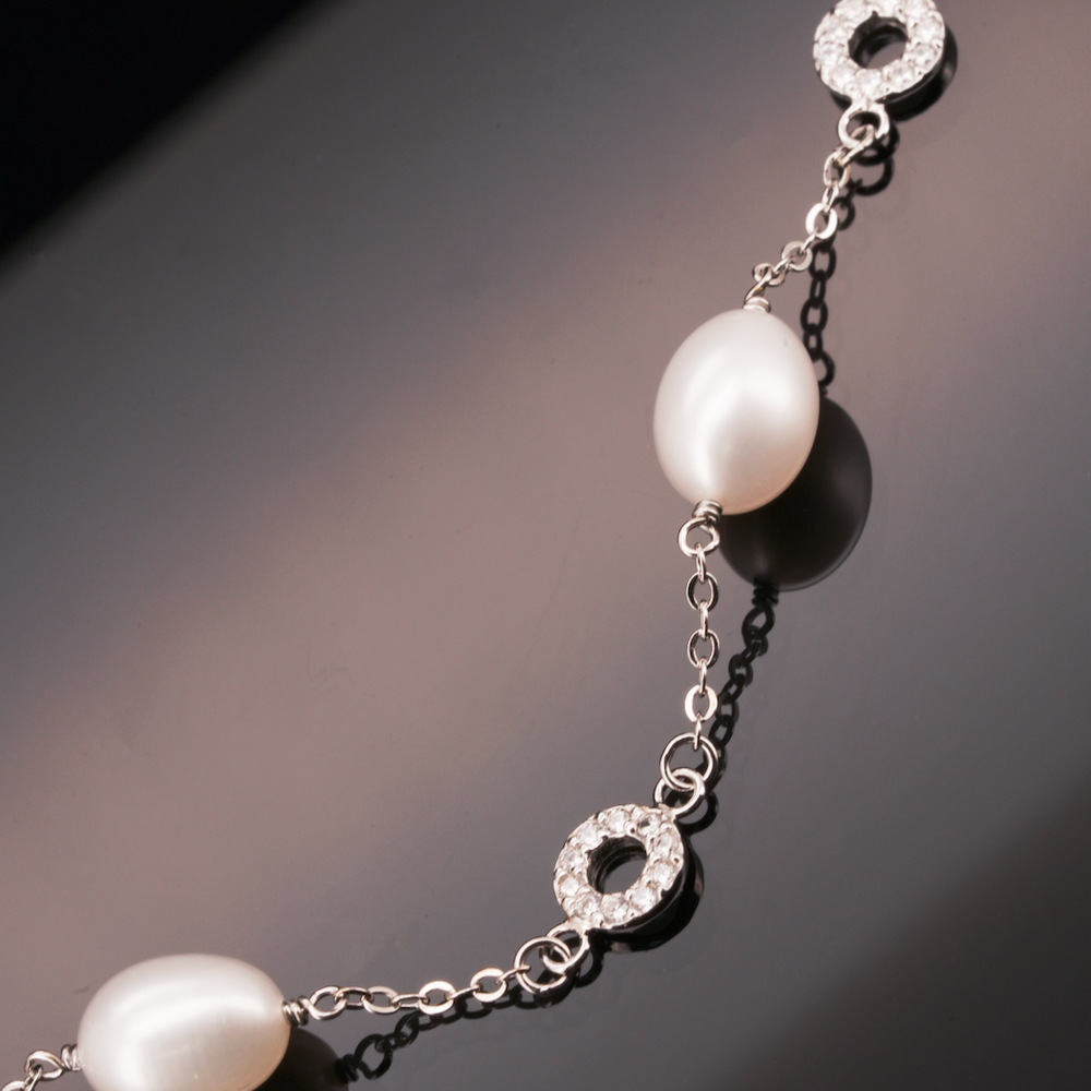 
                  
                    LVB008 ETERNITY PEARL BRACELET
                  
                