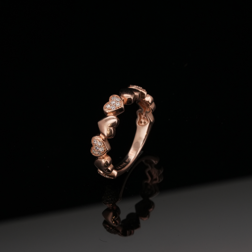 LVR009 BAND OF HEARTS RING