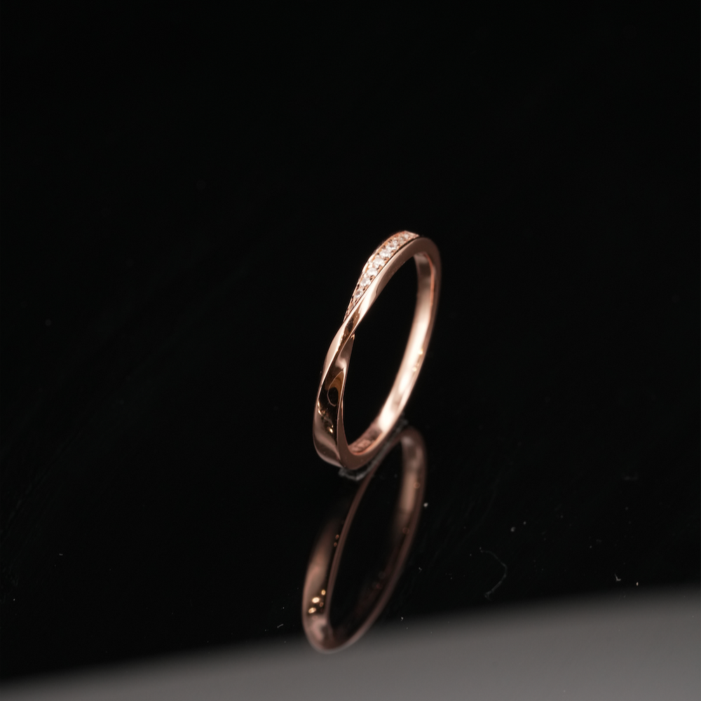 
                  
                    LVR028 WINSOME TWIST RING
                  
                