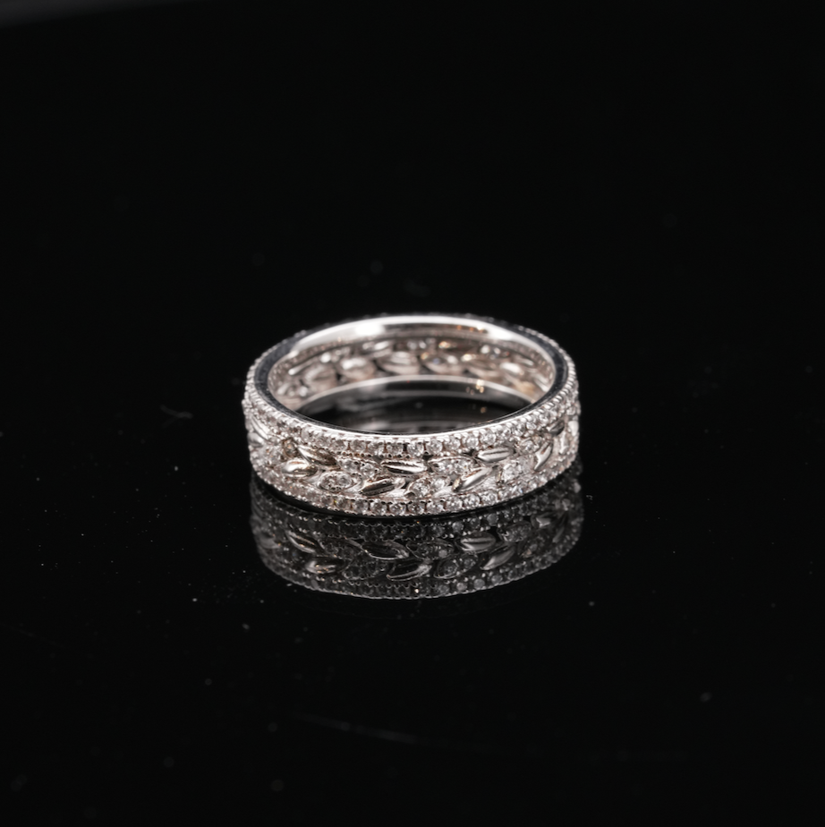 
                  
                    LVR013 ETERNITY LEAVES PATTERN RING
                  
                