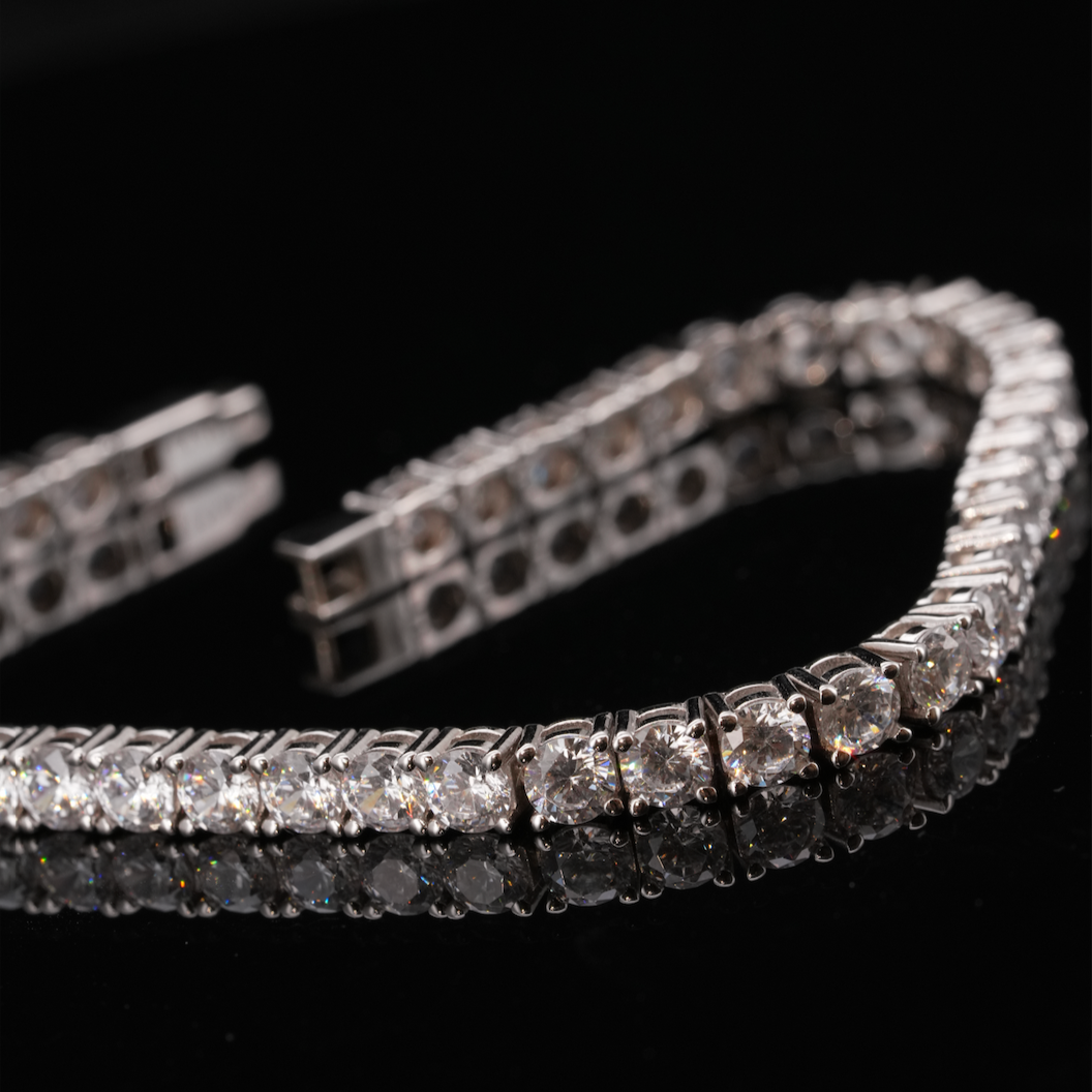 
                  
                    LVB016 SPARKLE TENNIS BRACELET
                  
                