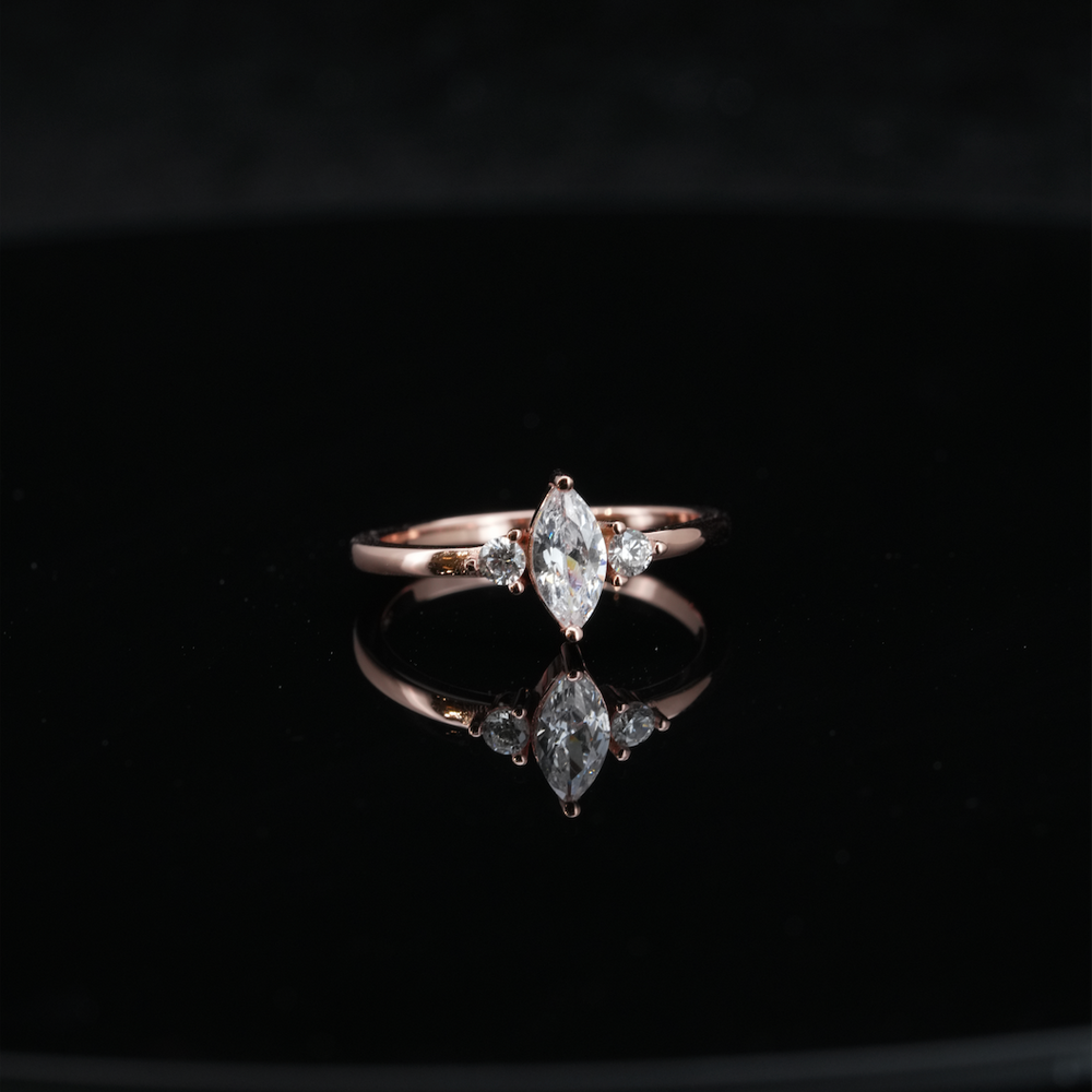 
                  
                    LVR051 BAGUE MARQUISE
                  
                