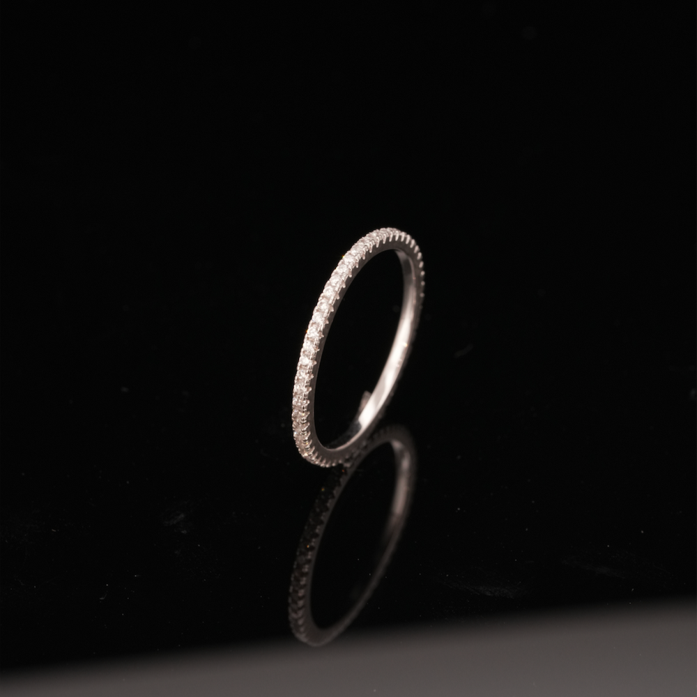 
                  
                    LVR018 BAGUE PAVÉ SCINTILLANTE
                  
                