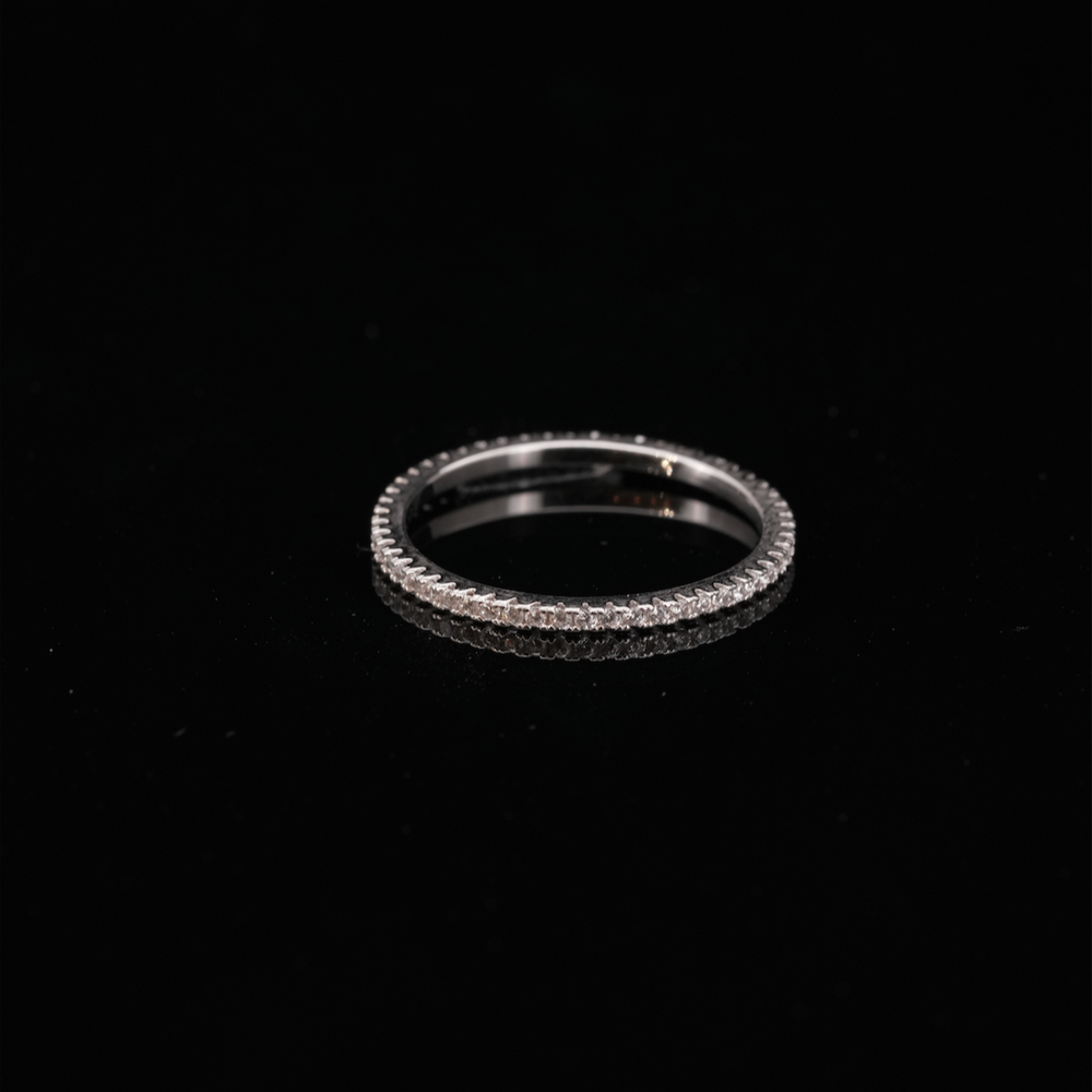 
                  
                    LVR018 BAGUE PAVÉ SCINTILLANTE
                  
                