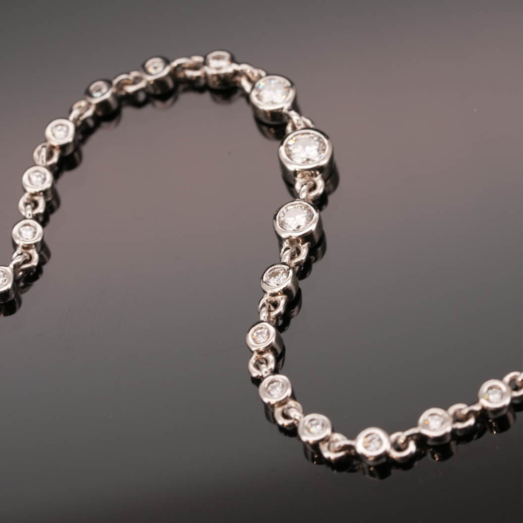 
                  
                    LVB009 SPARKLE CHAIN BRACELET
                  
                