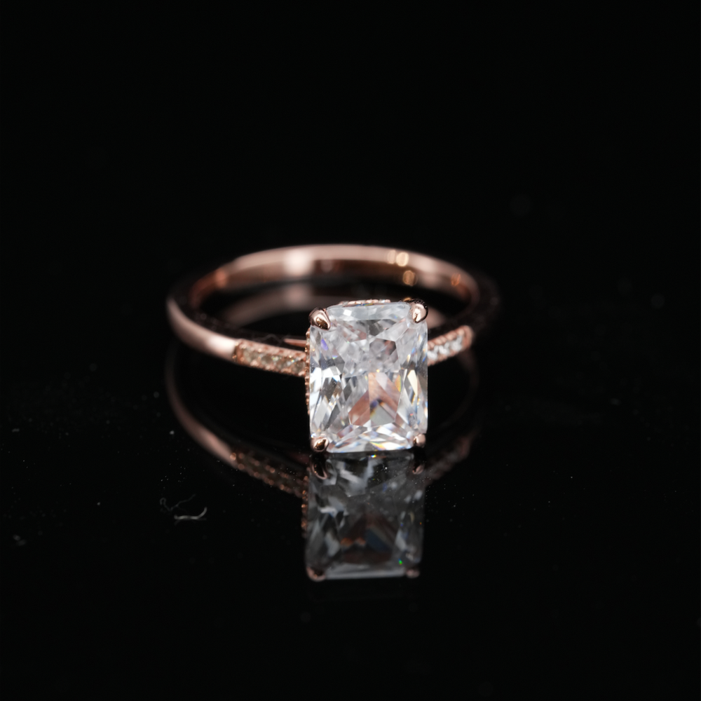 
                  
                    LVR050 SPARKLE SOLlTAIRE RING
                  
                