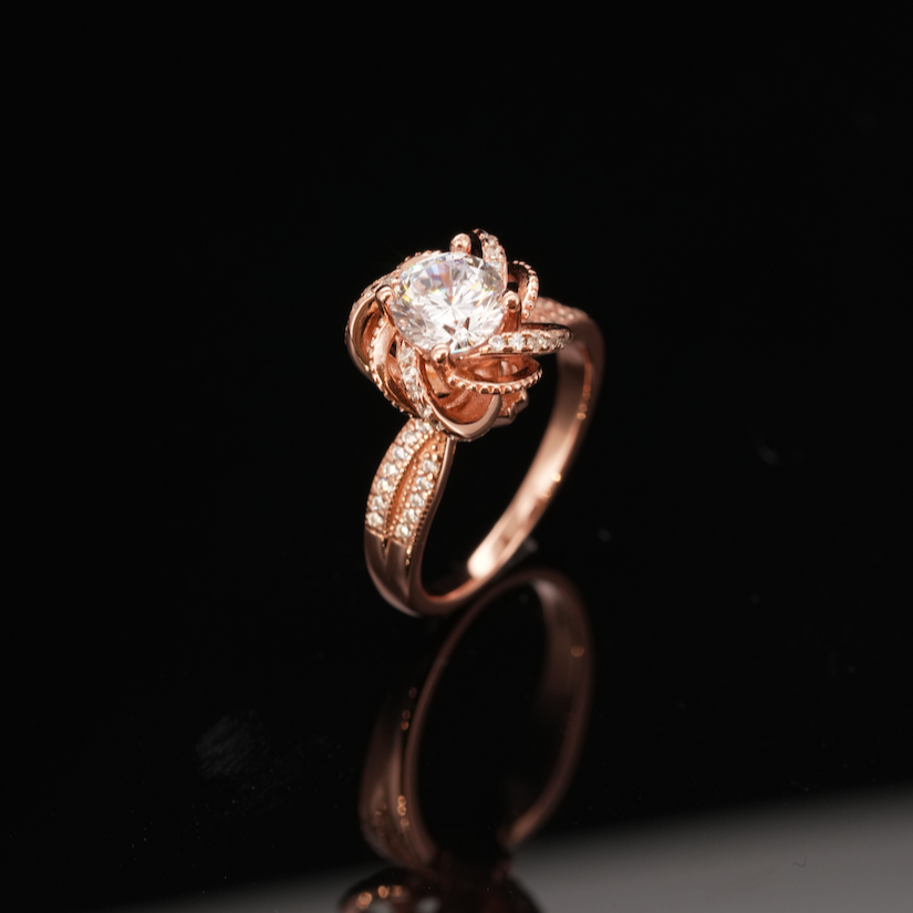 
                  
                    LVR059 BAGUE ROSE SCINTILLANTE
                  
                