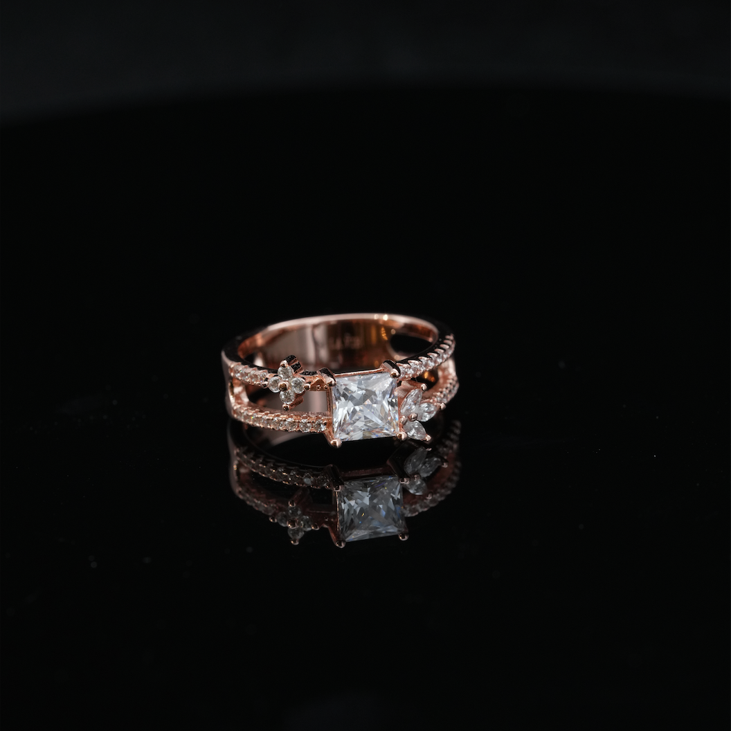 
                  
                    LVR058 BAGUE PAVÉE DOUBLE LIGNE
                  
                