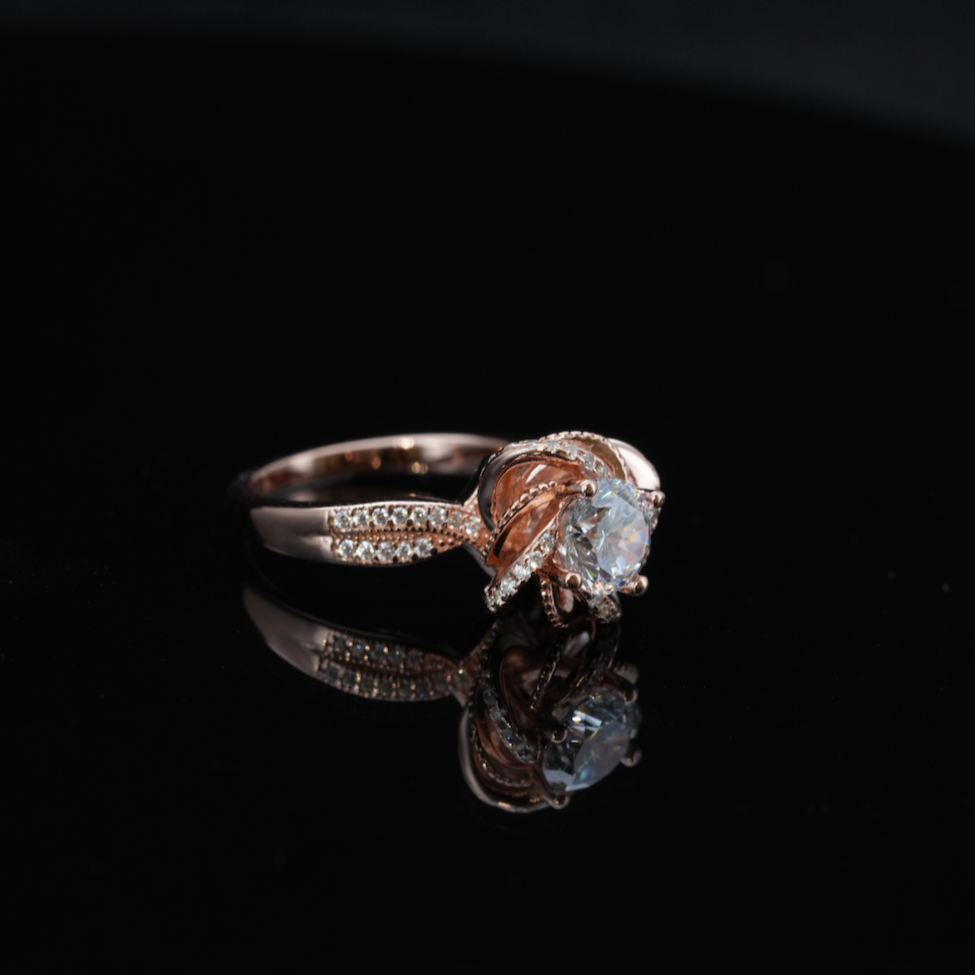 
                  
                    LVR059 SPARKLING ROSE RING
                  
                