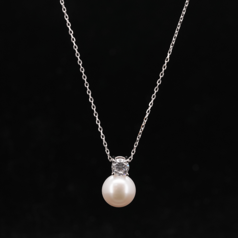 
                  
                    LVN042 LITTLE MAEVE PEARL NECKLACE
                  
                