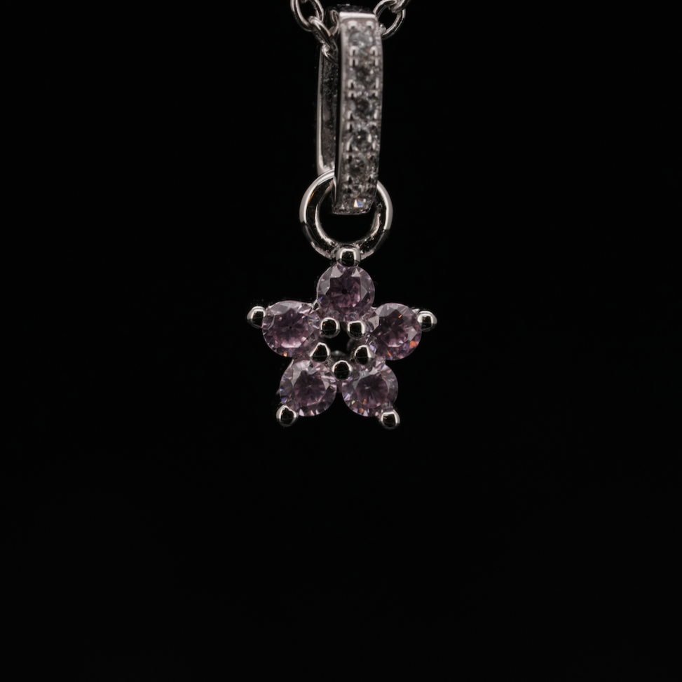 
                  
                    LVN051 COLLIER SAKURA SCINTILLANT
                  
                