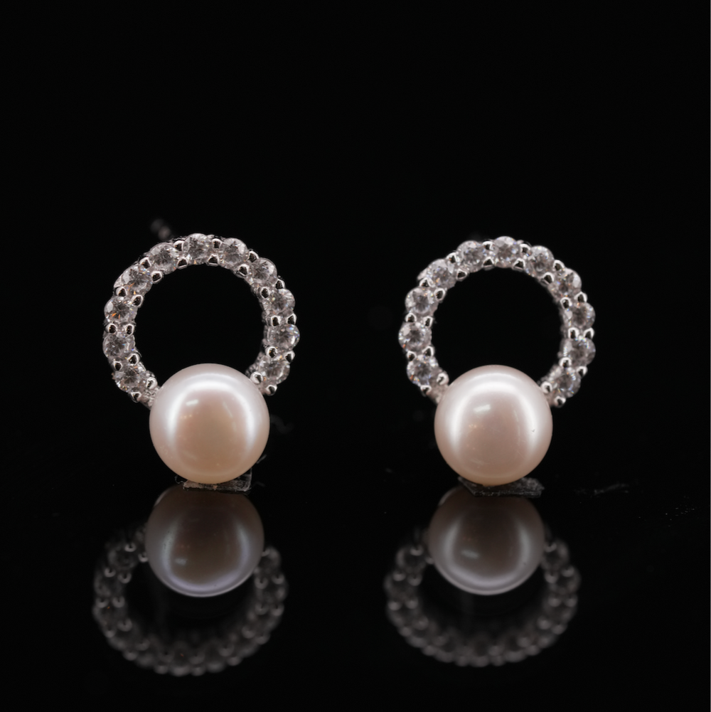 LVE005 ROUND HALO FRESHWATER CULTURED PEARL STUD EARRINGS