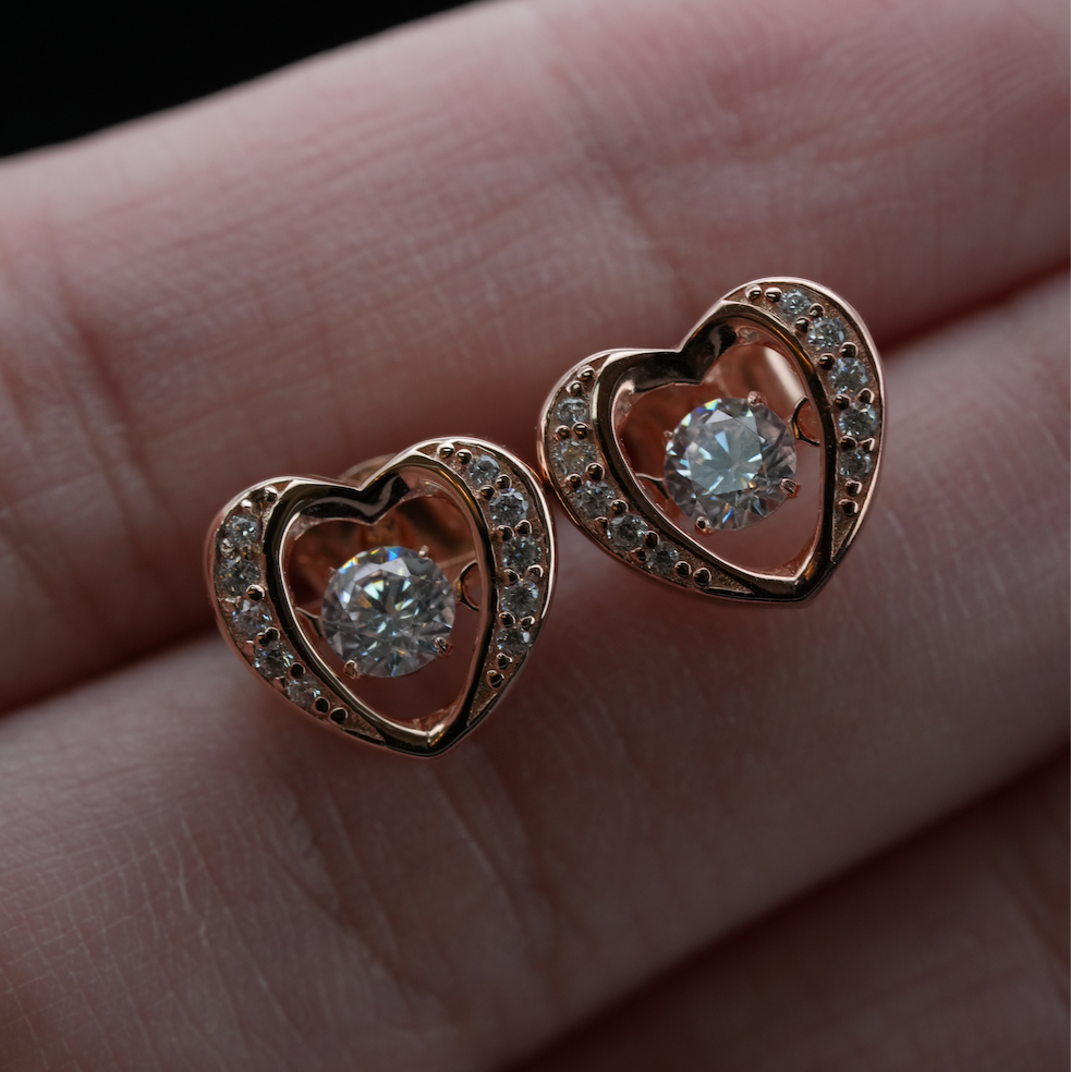 
                  
                    LVE009 DANCING HEART EARRINGS
                  
                