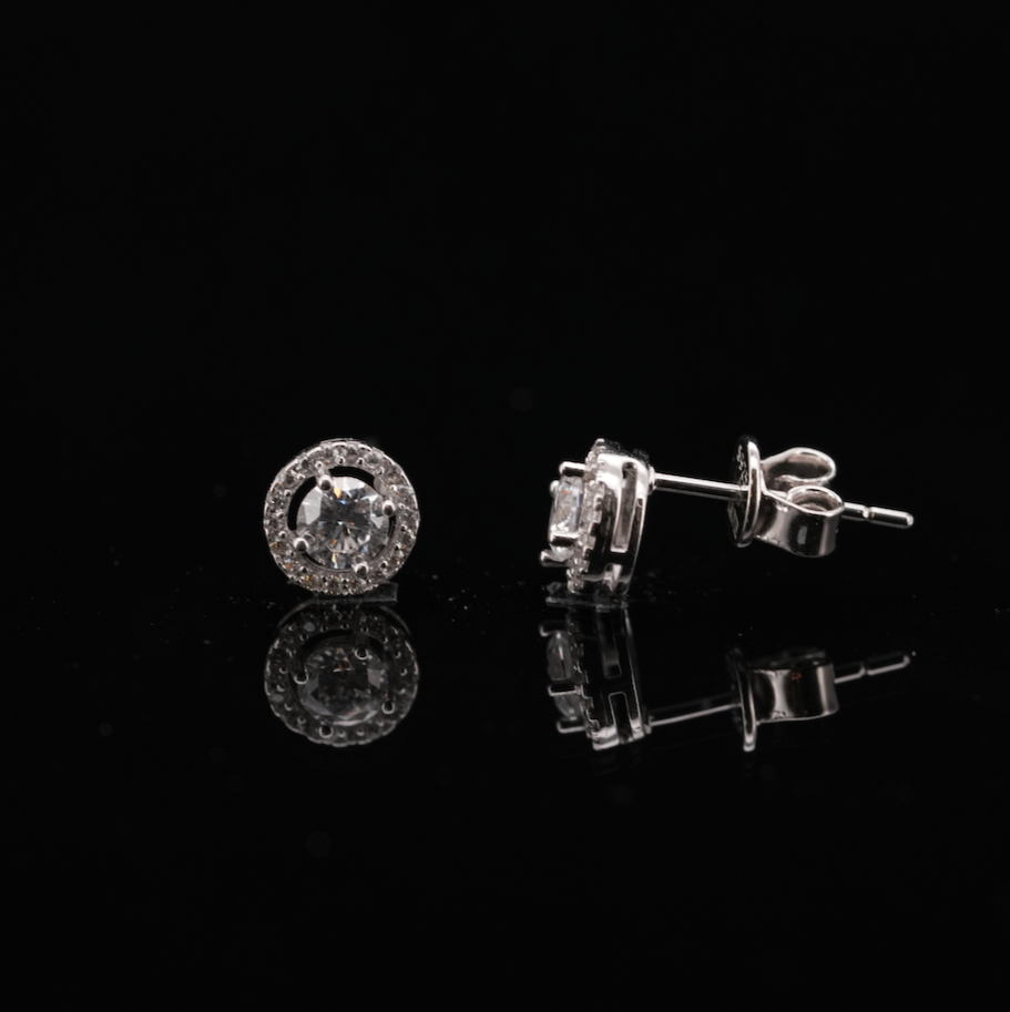 
                  
                    LVE051 BOUCLES D'OREILLES À CLOUS HALO SPARKLE
                  
                