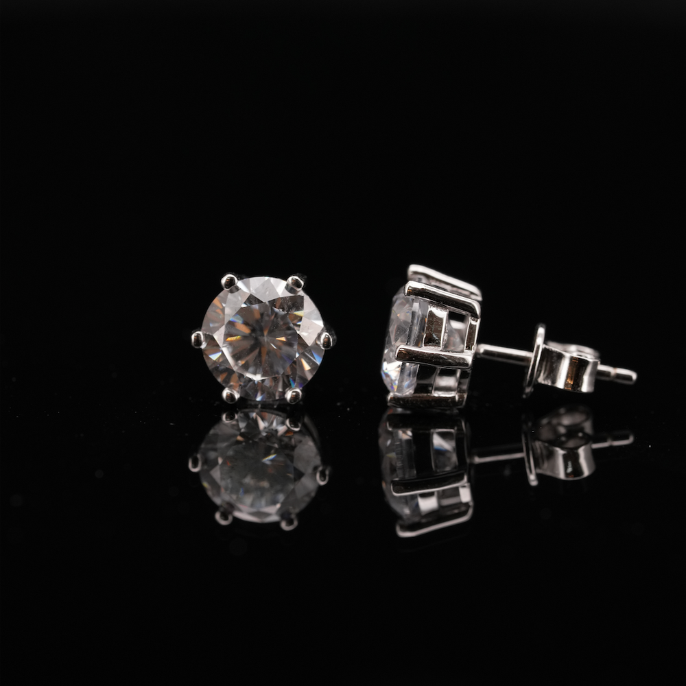 
                  
                    LVE046 SIX CLAWS SPARKLE STUD EARRINGS
                  
                