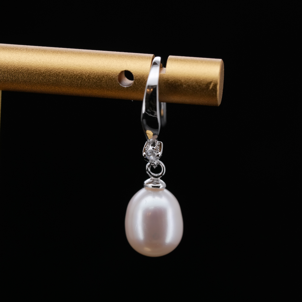 
                  
                    LVE045 FRESHWATER CULTURED PEARL EARRINGS
                  
                