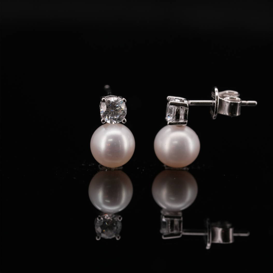 
                  
                    LVE041 BOUCLES D'OREILLES EN PERLES MAEVE
                  
                