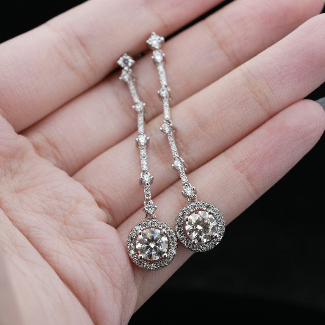 
                  
                    LVE036 BOUCLES D'OREILLES PENDANTES HALO SCINTILLANTES
                  
                