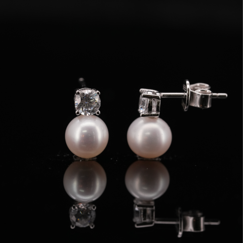 
                  
                    LVE038 LITTLE MAEVE PEARL EARRINGS
                  
                