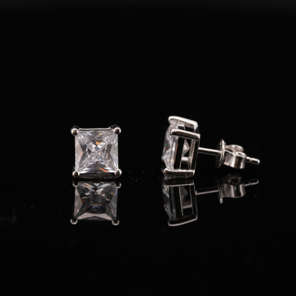 
                  
                    LVE056 SPARKLE SQUARE STUD EARRINGS
                  
                