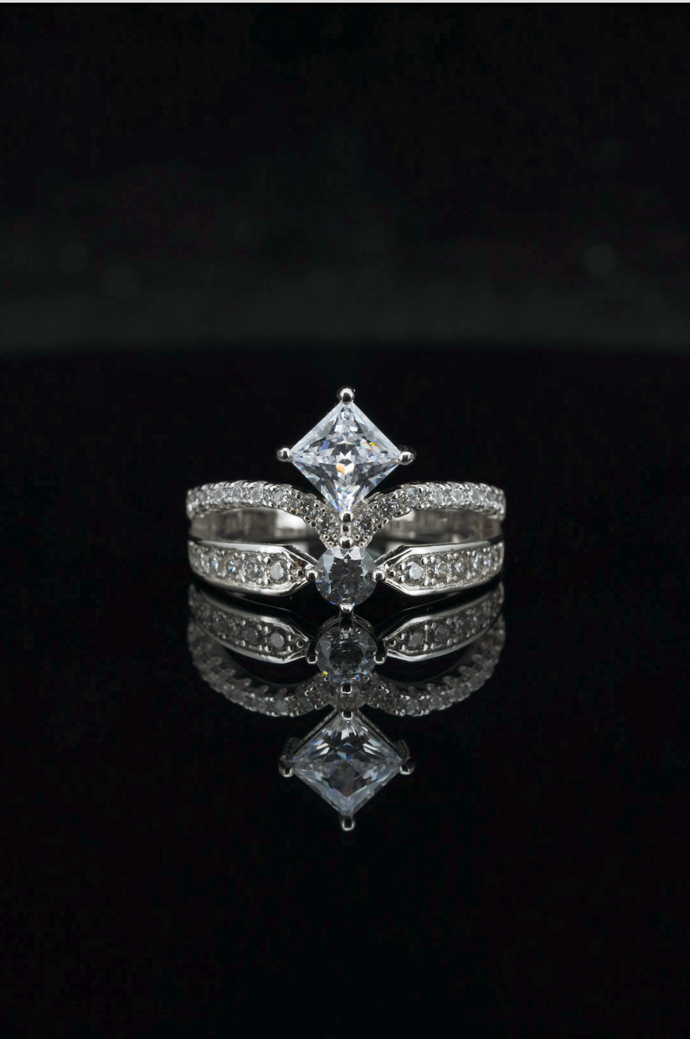 LVR055 BAGUE COURONNE SCINTILLANTE
