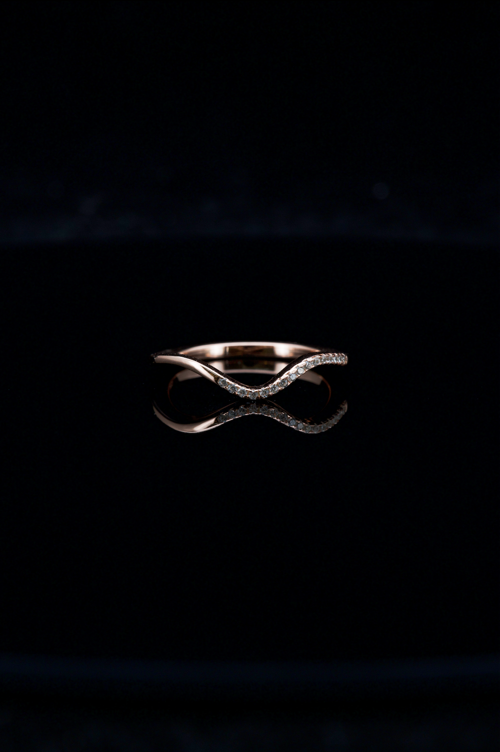 LVR036 SPARKLE WAVE RING