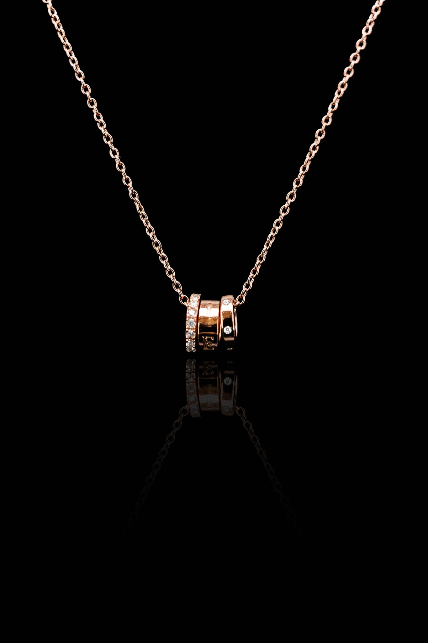 LVN055 TRIPLE-ROW NECKLACE