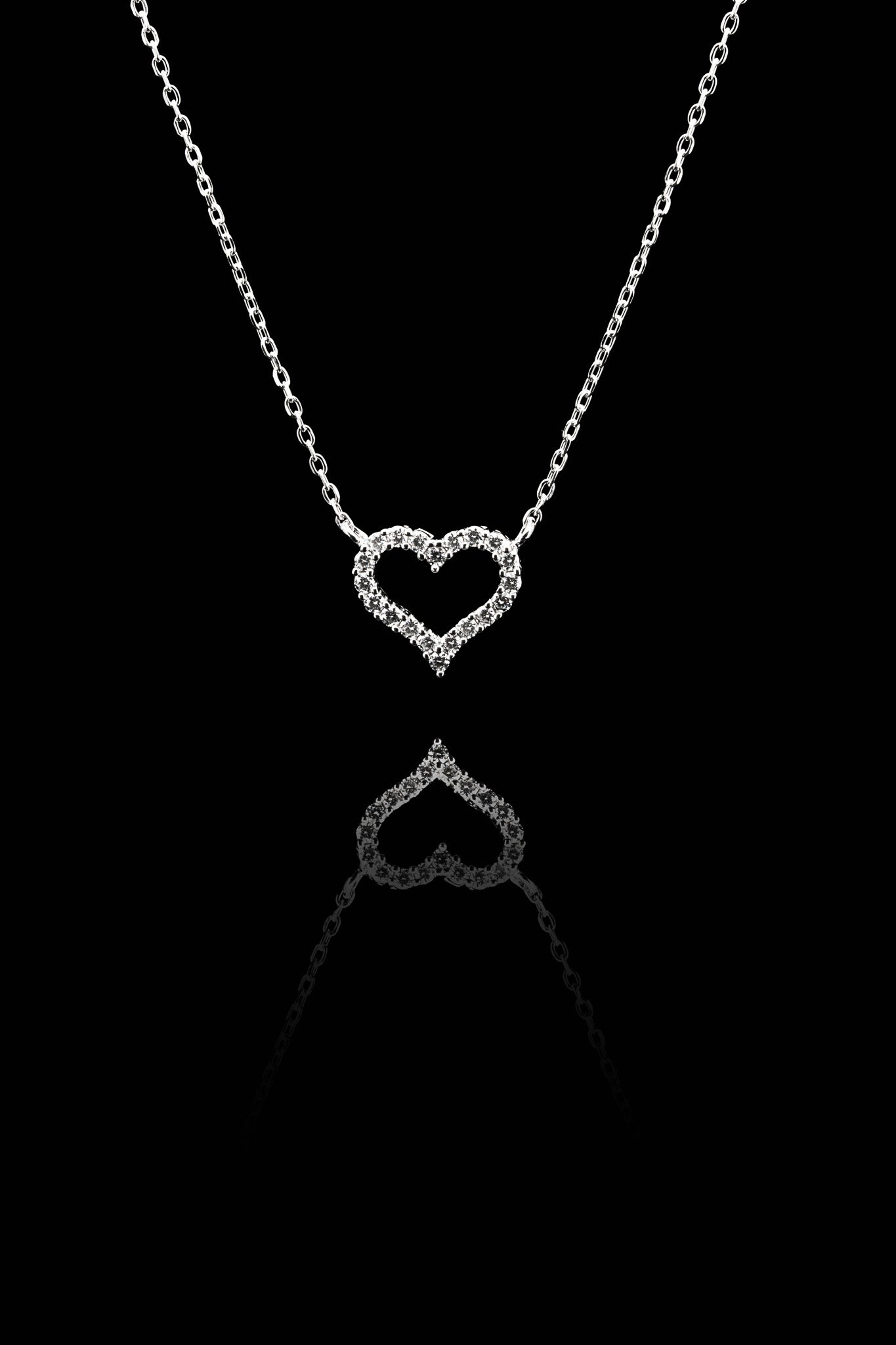 LVN031 Pave Heart Necklace
