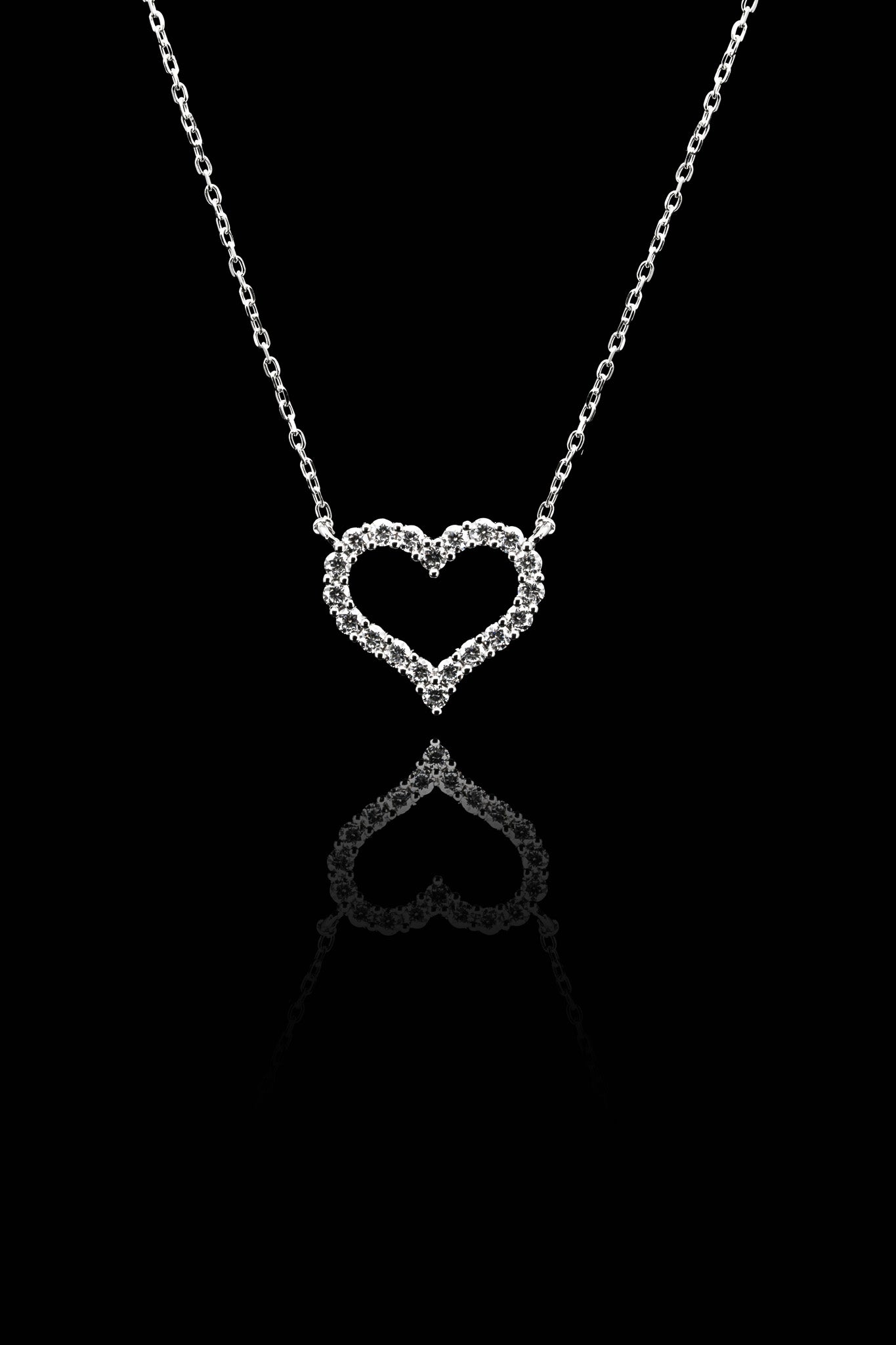 LVN031 Pave Heart Necklace