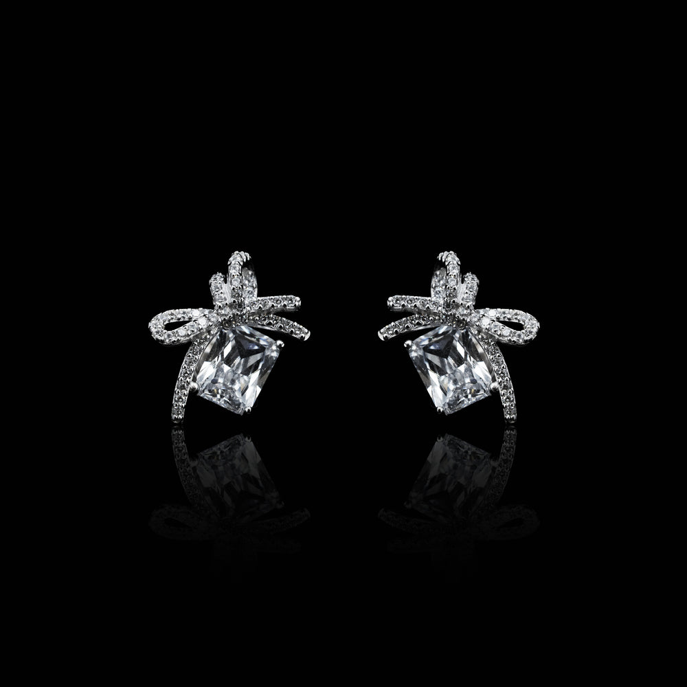 
                  
                    LVE071 EMERALD BOW EARRINGS
                  
                