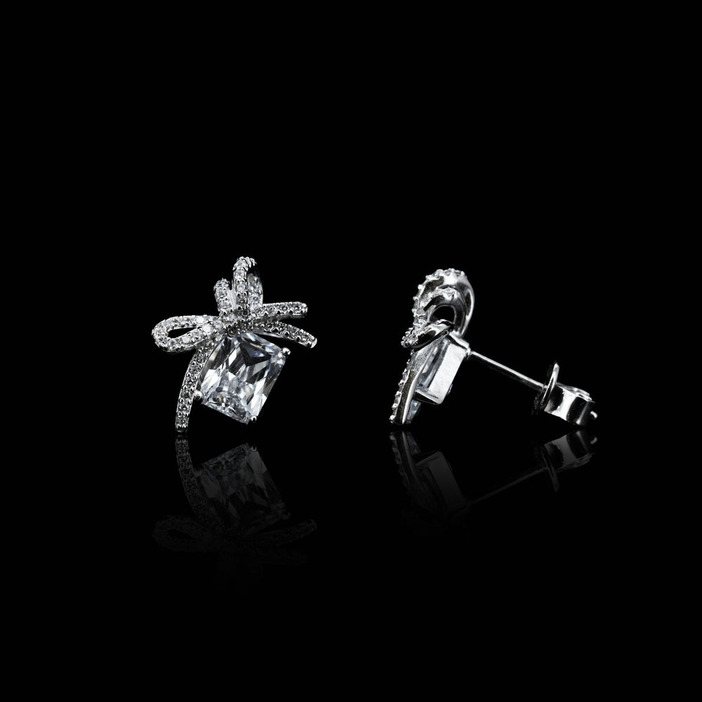 
                  
                    LVE071 EMERALD BOW EARRINGS
                  
                