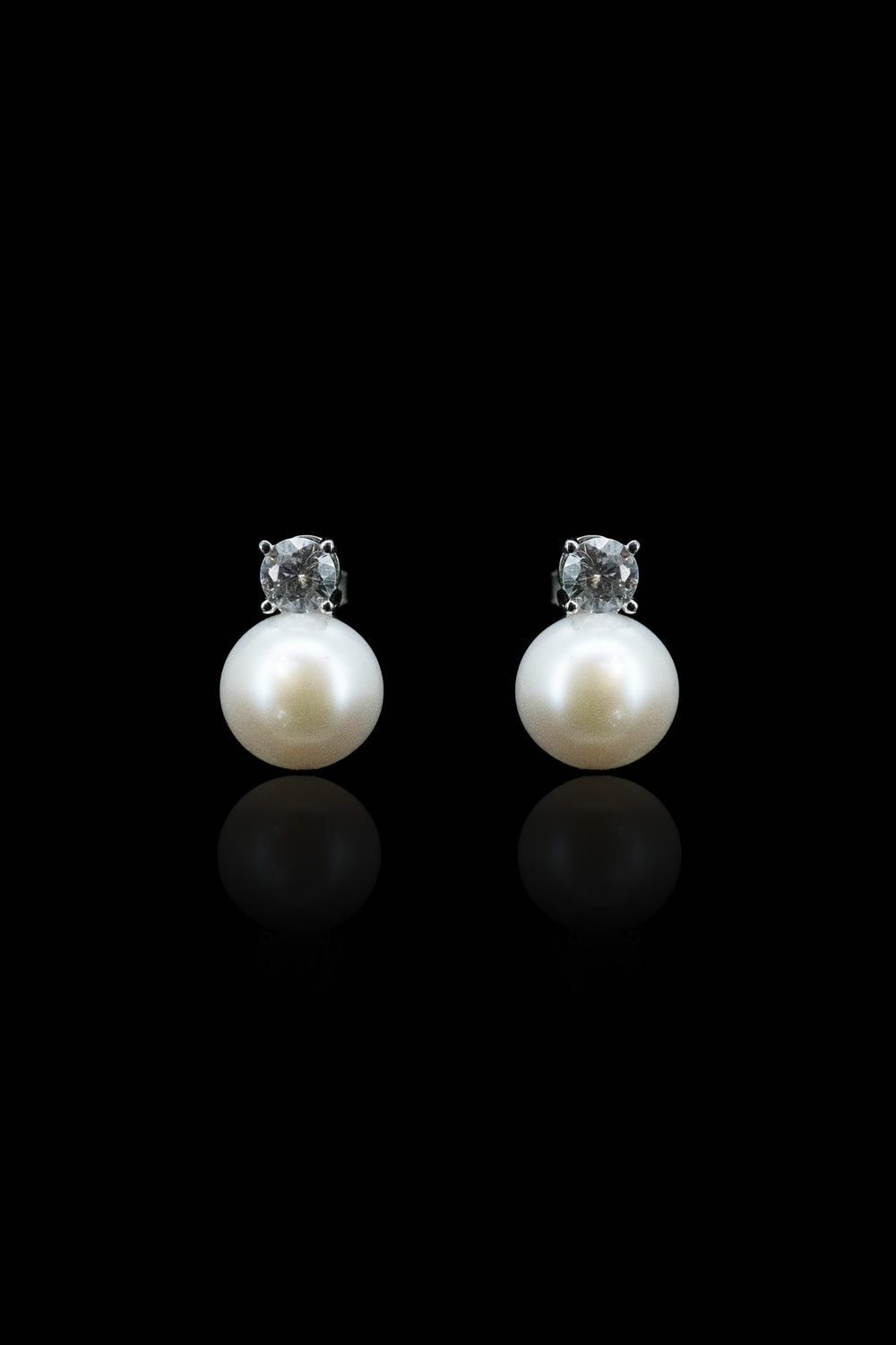 LVE038 LITTLE MAEVE PEARL EARRINGS