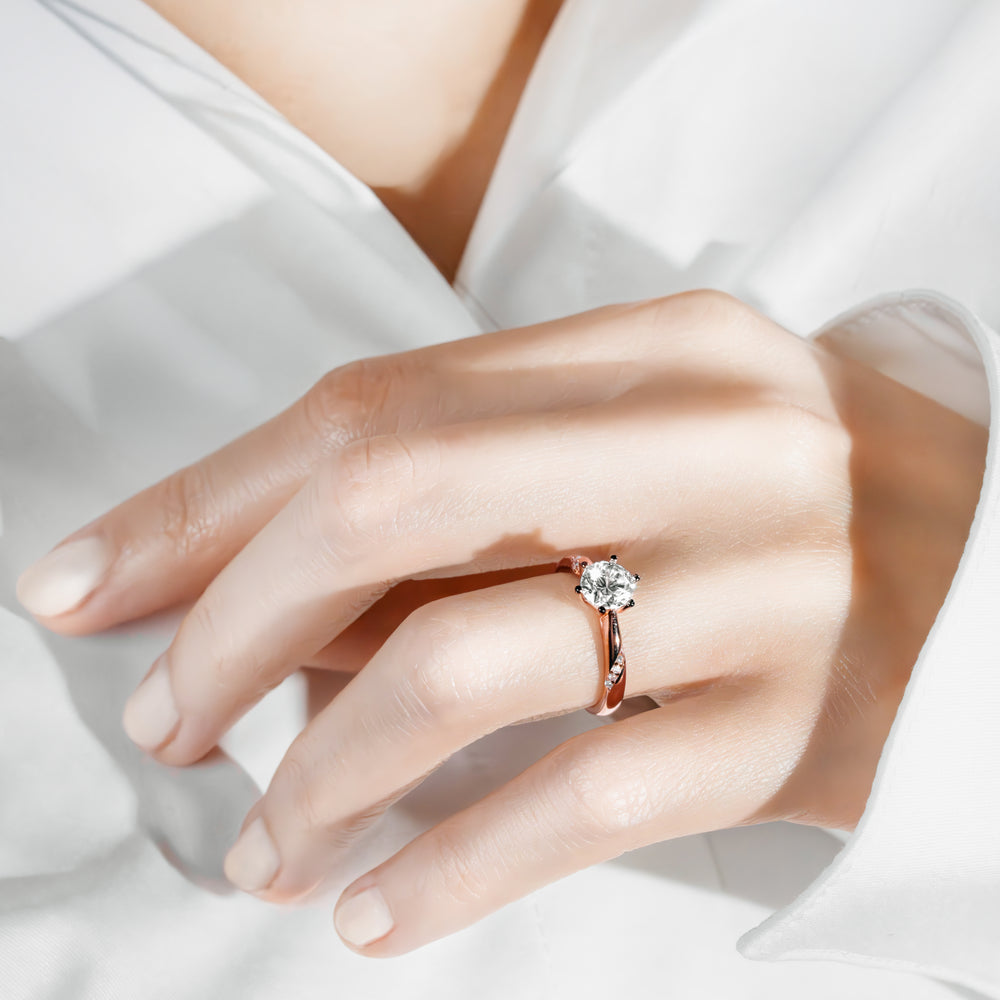 
                  
                    LVR024 SPARKLE SOLITAIRE RING
                  
                