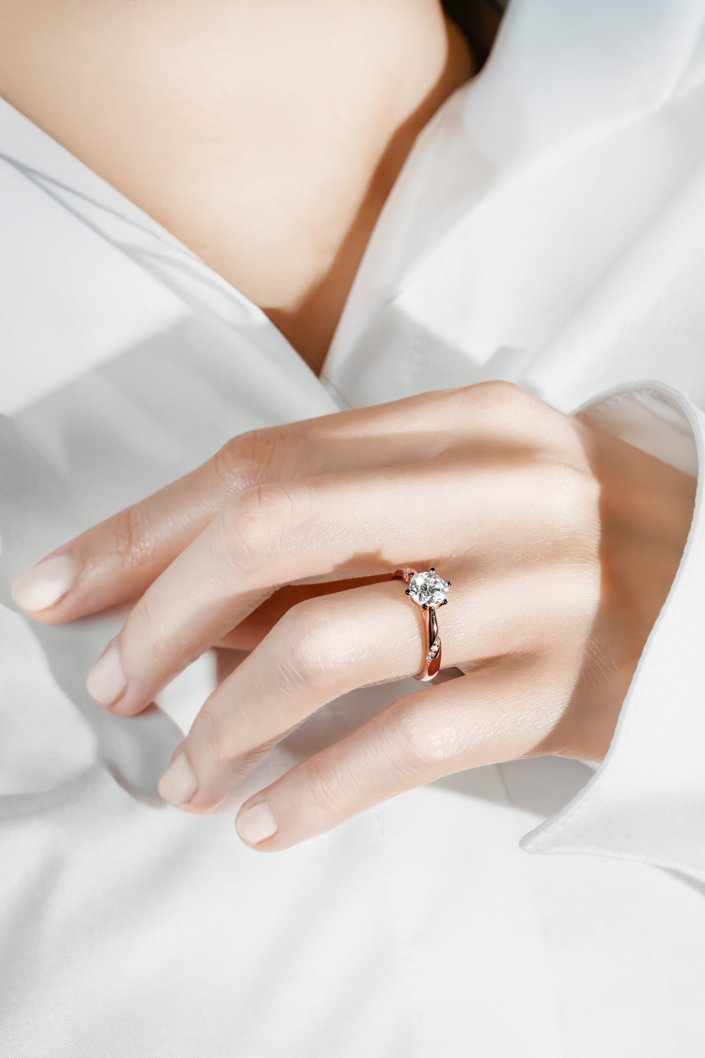 
                  
                    LVR024 SPARKLE SOLITAIRE RING
                  
                