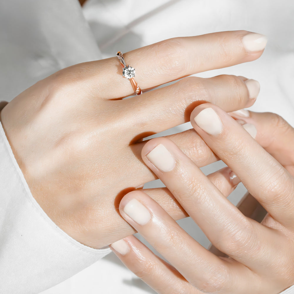 
                  
                    LVR024 SPARKLE SOLITAIRE RING
                  
                