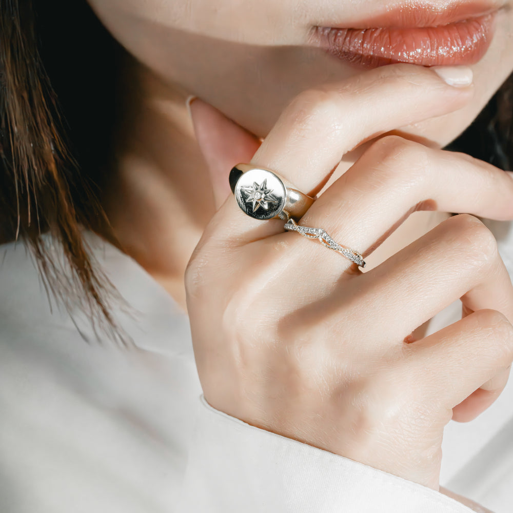 
                  
                    LVR030 V-SHAPE CROWN RING
                  
                