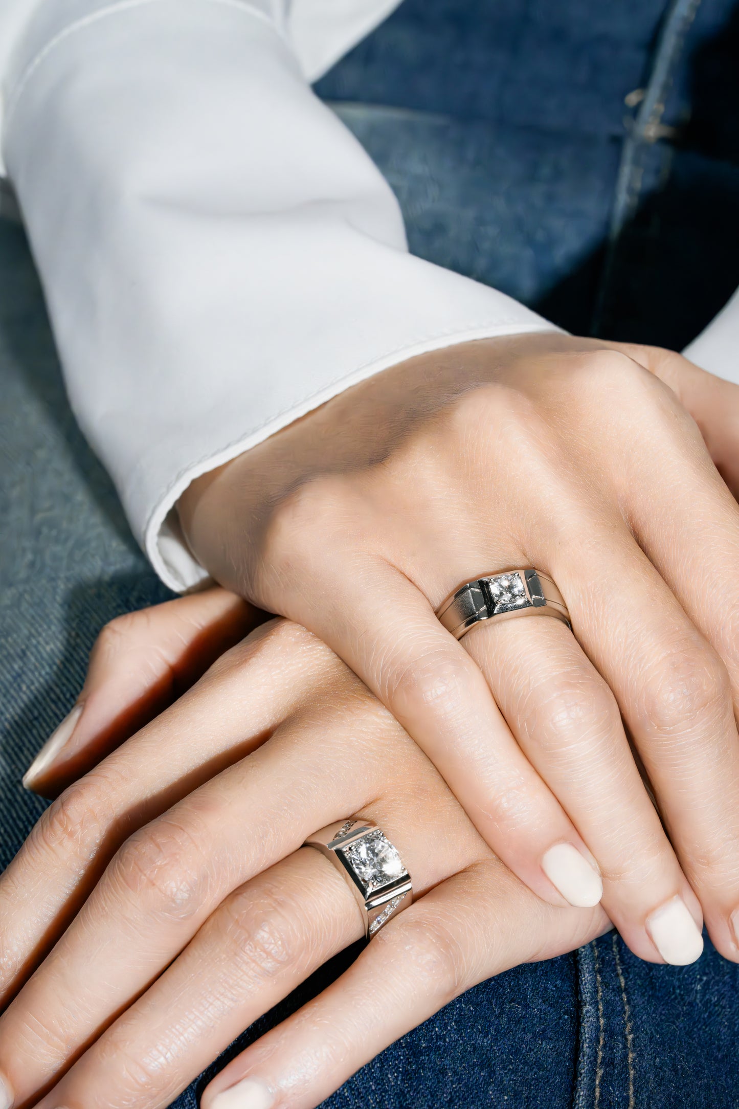 
                  
                    LVR017 AURORA EDGE COUPLE RING II
                  
                