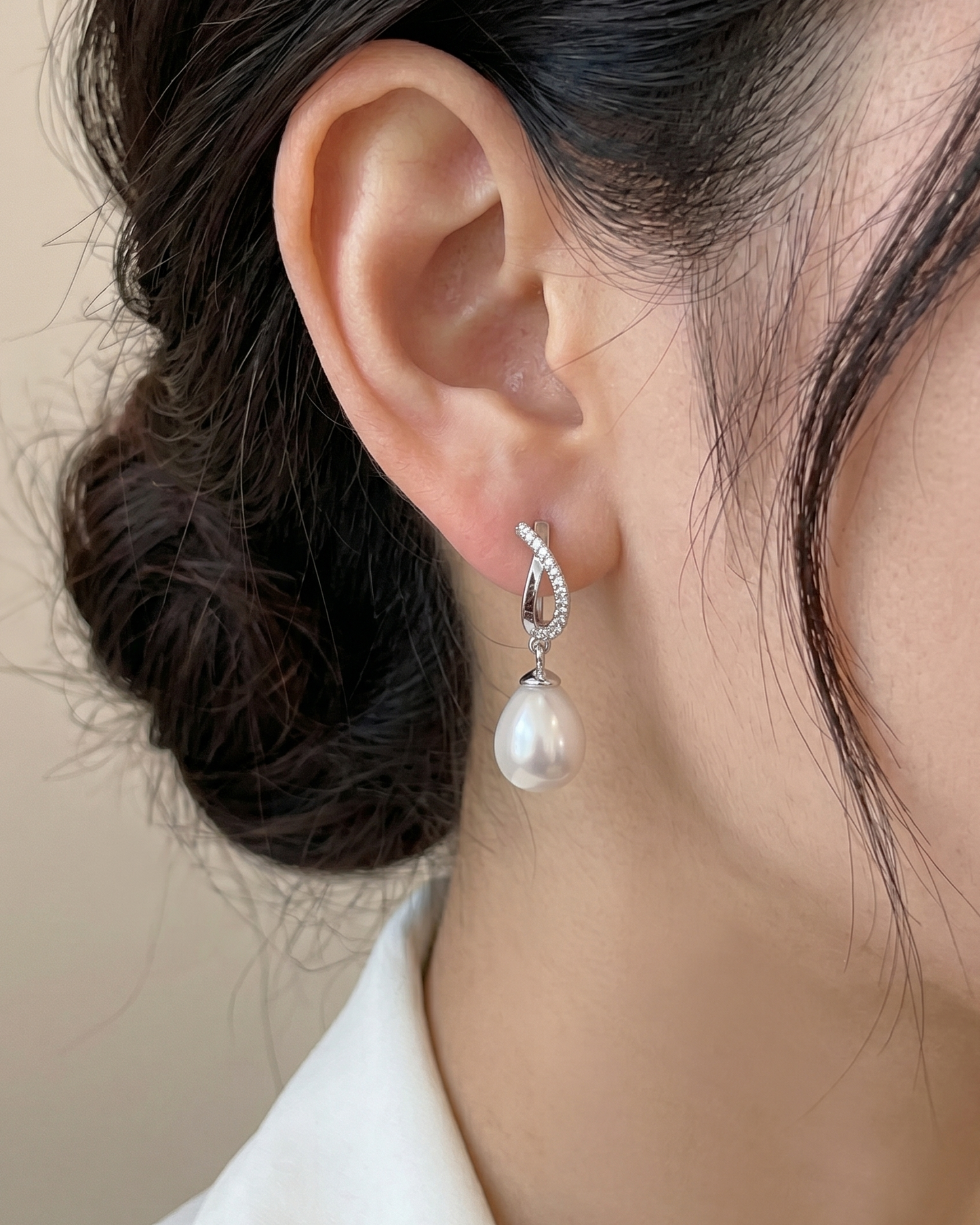 
                  
                    LVE086 SERENADE PEARL DROP EARRINGS
                  
                