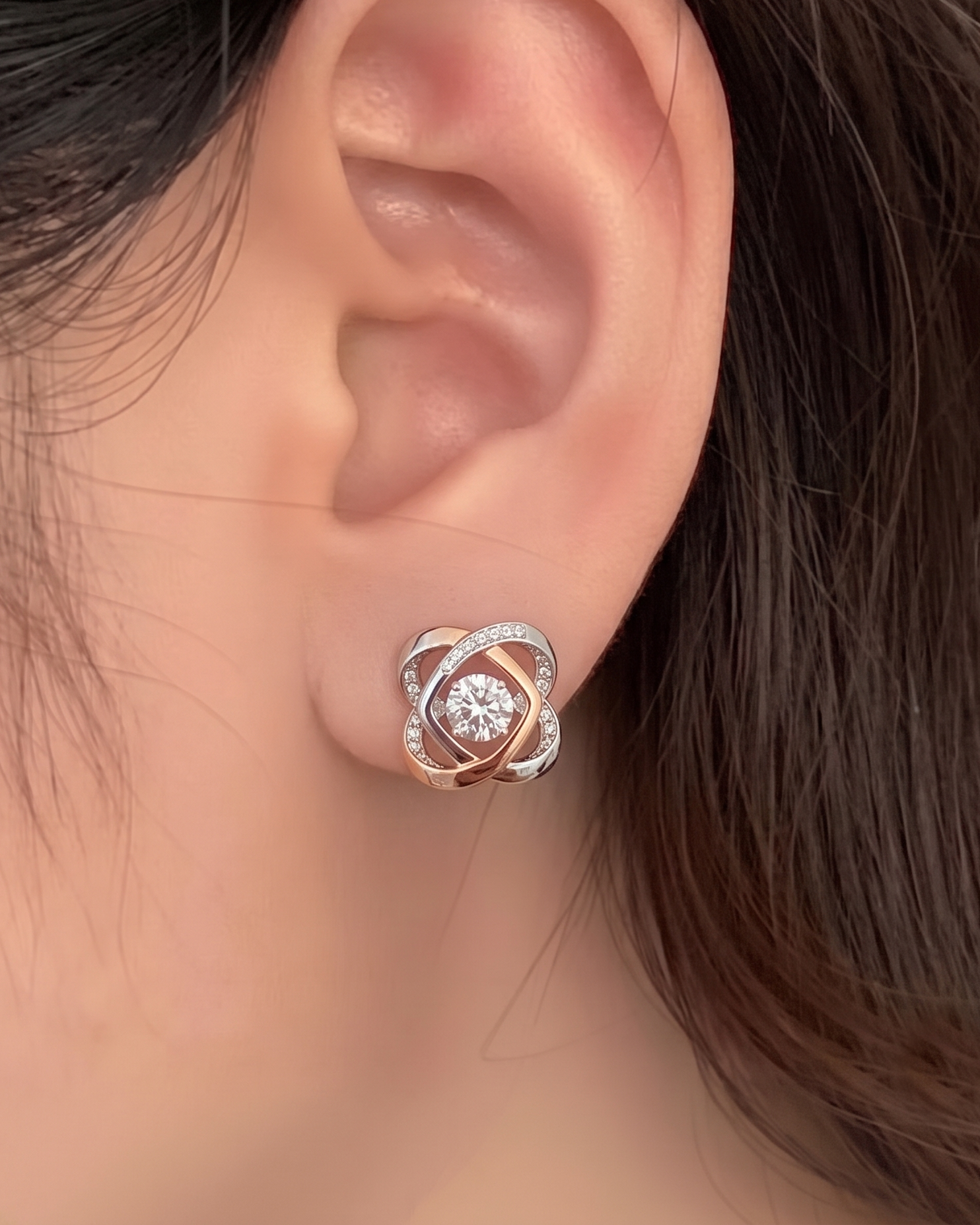 LVE081 TWIST DANCING STONE EARRINGS